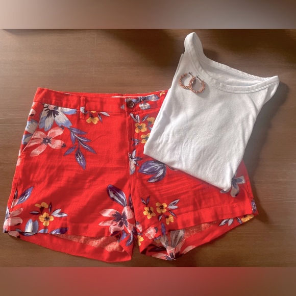 Old Navy Pants - Old Navy Floral Women's Shorts - Size 6